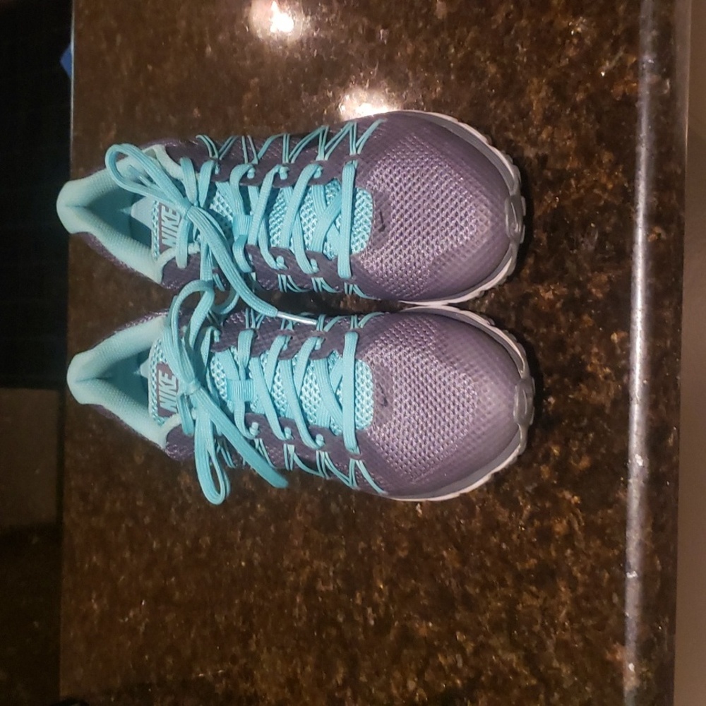 Nike Ladies Excellerate 3 Athletic Shoes - Picture 2 of 8